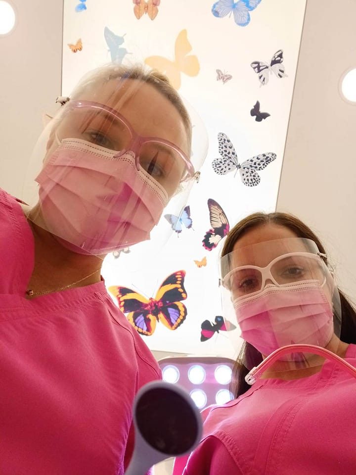 Zespół Dentystki w maseczkach — najwyższe standardy bezpieczeństwa
